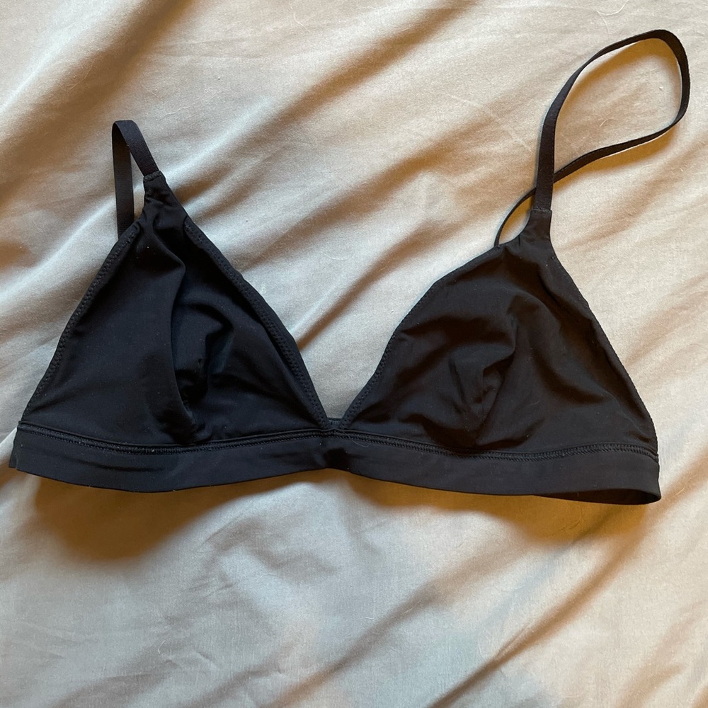ARITIZIA Talula Triangle Bralette Black